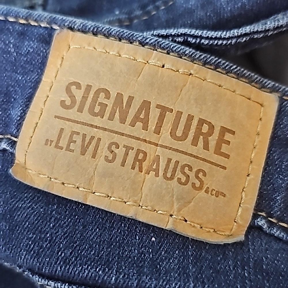 Signature Levi Strauss Size 18L Blue Women's Jeans Mid-Rise Straight - Picture 3 of 6